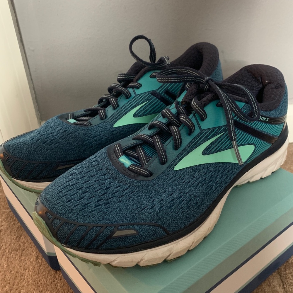 Brooks Adrenaline GTS 18 Running Shoe
